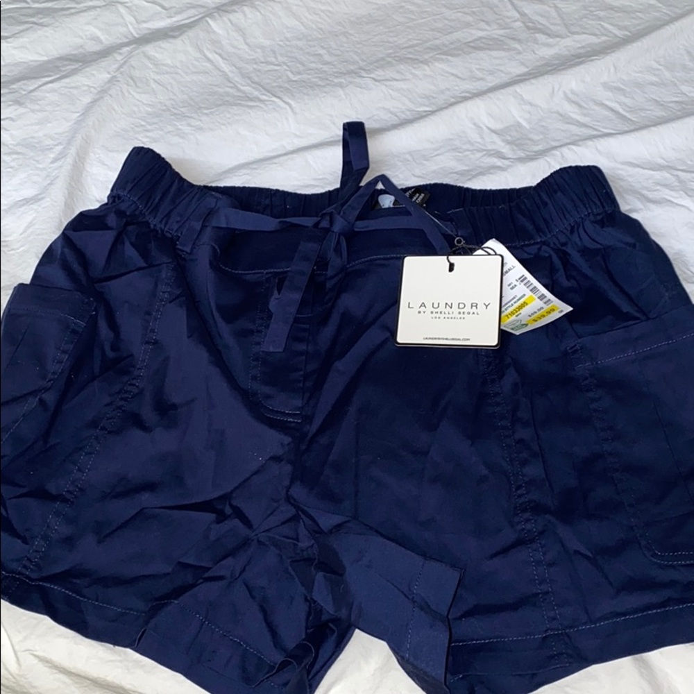 Laundry shorts with tie